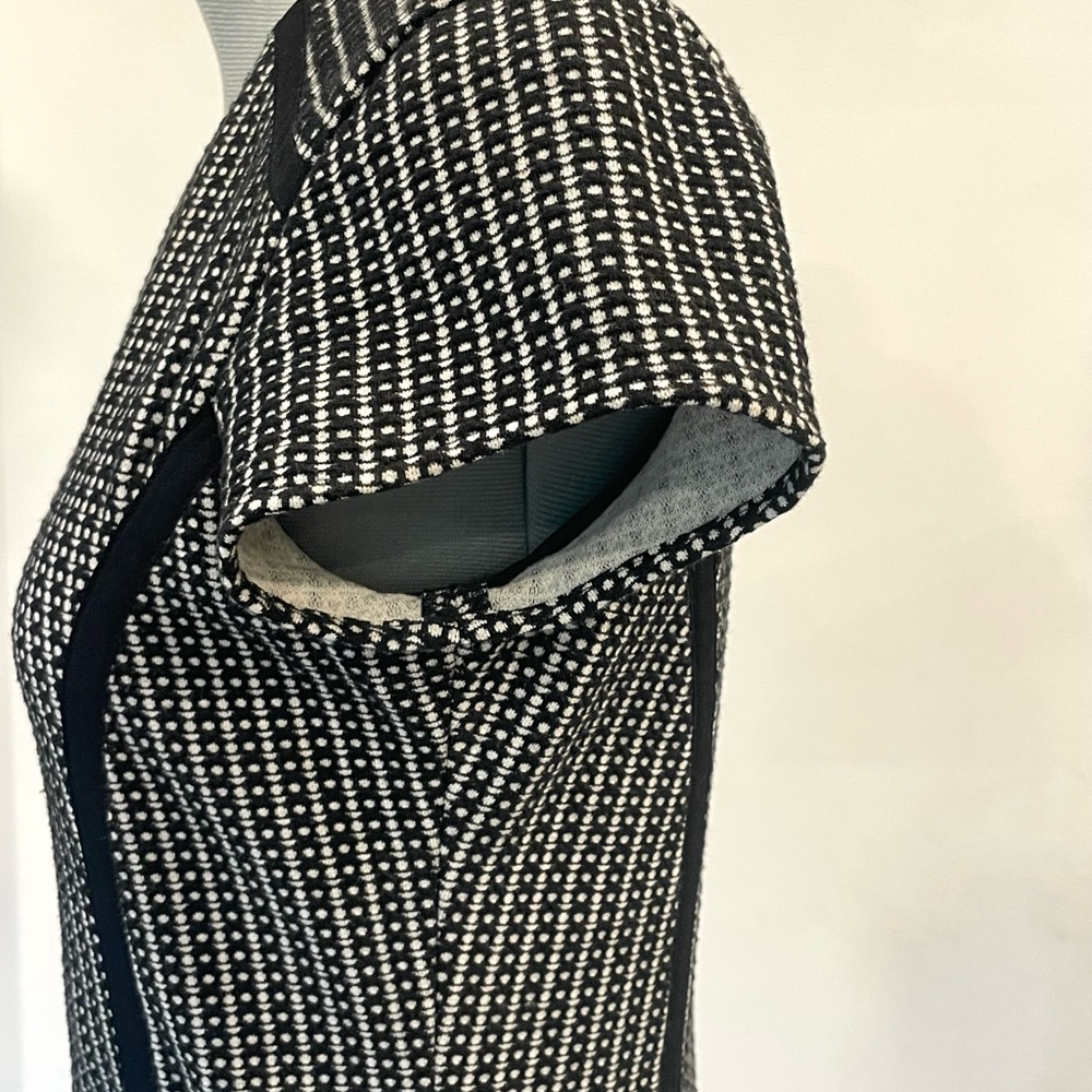 Parker Short Sleeve Midi Dress, accent piping, b/w Pattern, SzS, EUC - Picture 5 of 12